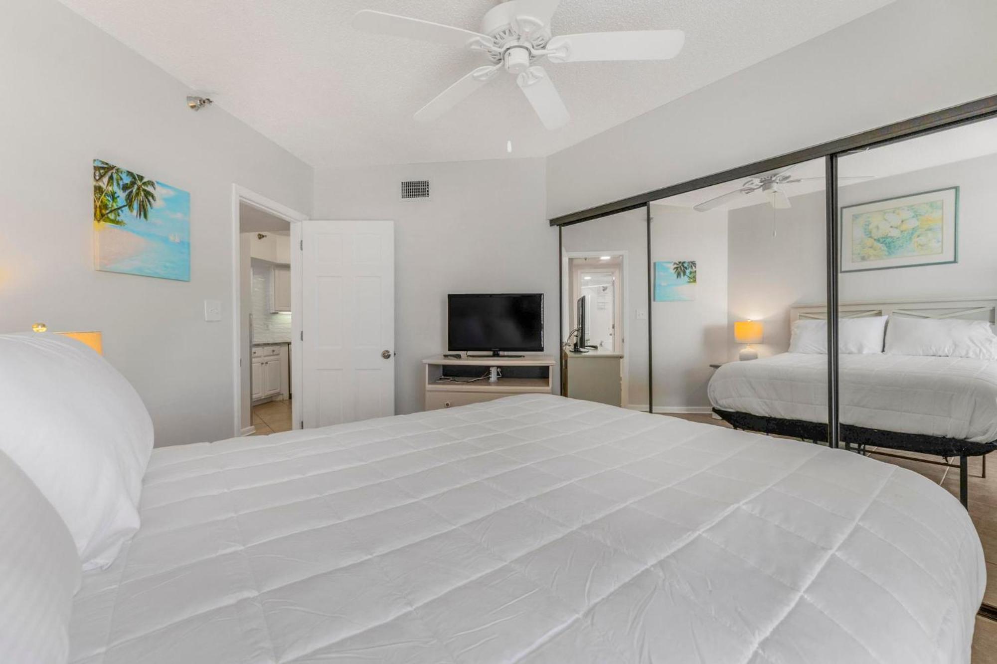 Apartment Windward Pointe 603 By Collection